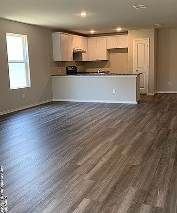 5th image of 1307 Robbins Pt