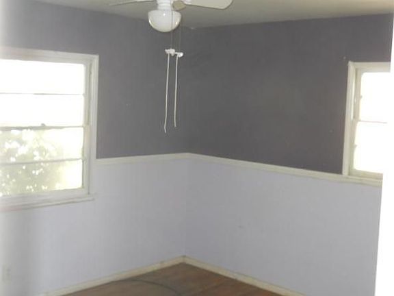 3rd image of 672 Mountain Ave