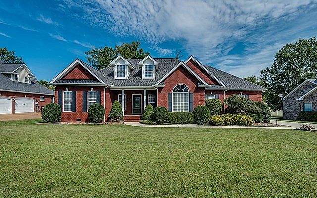 1st image of 385 Brookside Dr