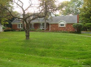 5659 Kingsmill Dr, Bloomfield Hills, MI 48301