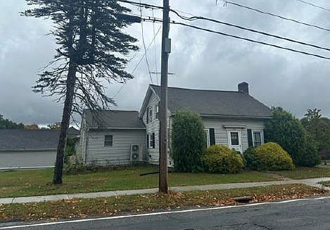 2nd image of 309 Parker St