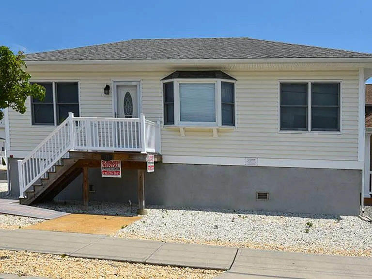 2301 Grand Central Ave — Photo 1