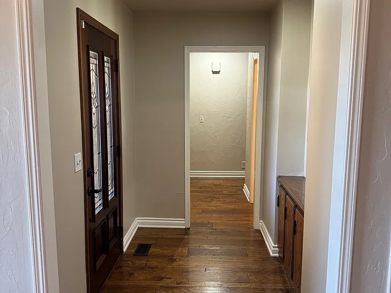 920 Countrywood Ln — Photo 4