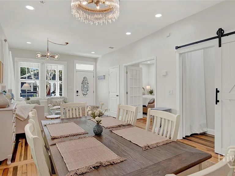 809 E Bolton St — Photo 25