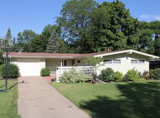 39 N 7th Ave, Iowa City, IA 52245