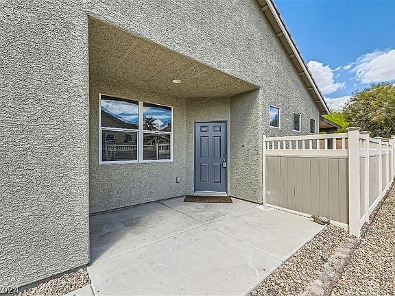 3rd image of 1012 Aspen Cliff Dr