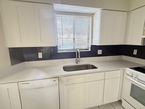 3rd image of 1803 Foxhall Cir #1803