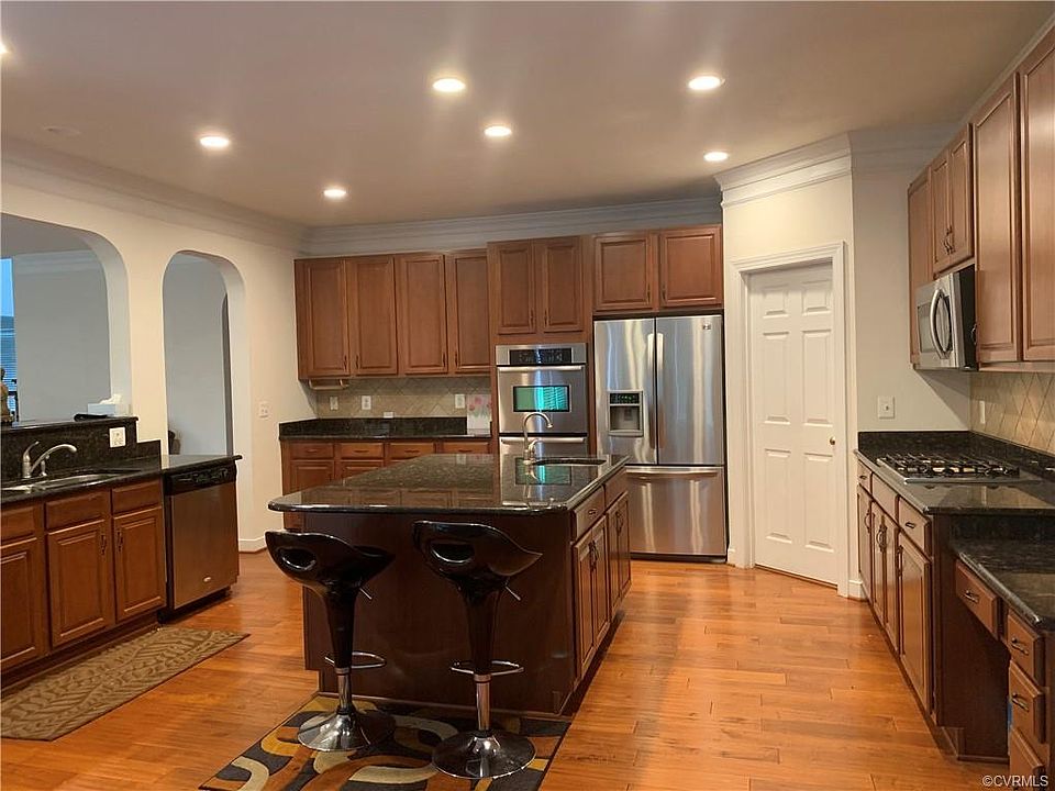 2nd image of 11917 Mason Park Way