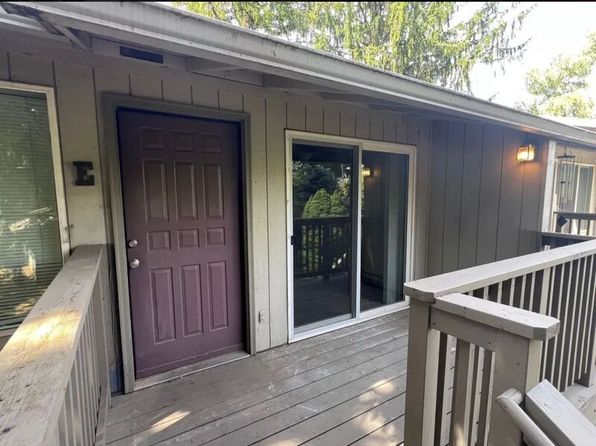 19109 SE Yamhill St APT D