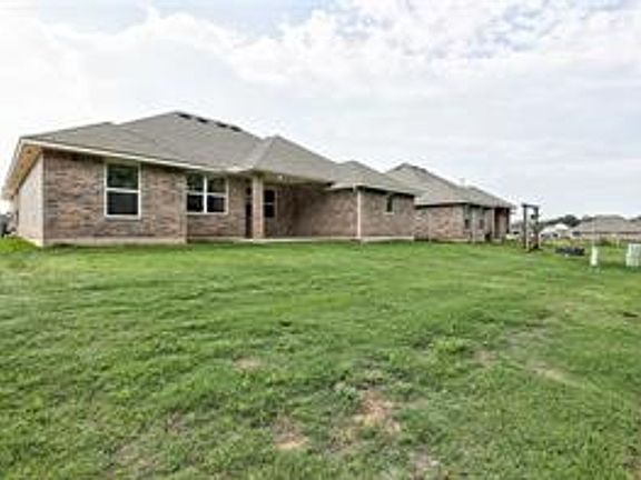 3rd image of 2401 Creekview Dr