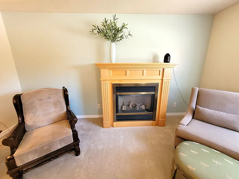 625 1/2 Marine Dr — Photo 10
