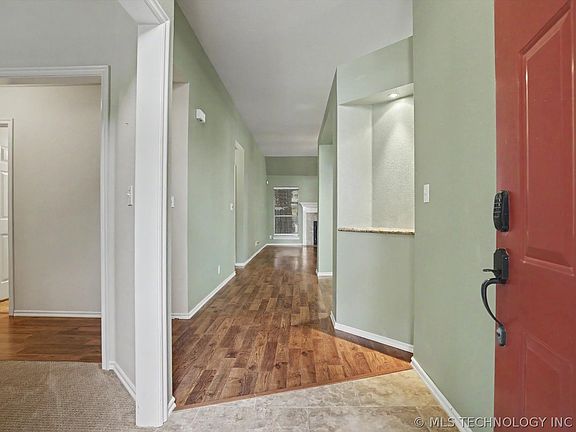 3rd image of 2440 S Redwood Ave