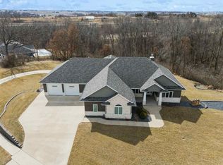 5215 Burr Oak Ct SW, Ely, IA 52227