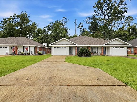 3rd image of 819 Eden Oaks Dr