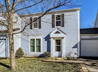 29W454 Hawthorne Ln, Warrenville, IL 60555