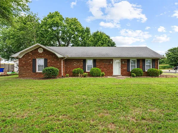280 Moorman Ln, Bowling Green, KY 42101