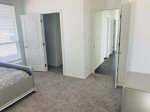 5th image of 3833 N Fairview Ave #53