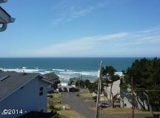 1928 NE 71st St, Lincoln City, OR 97367