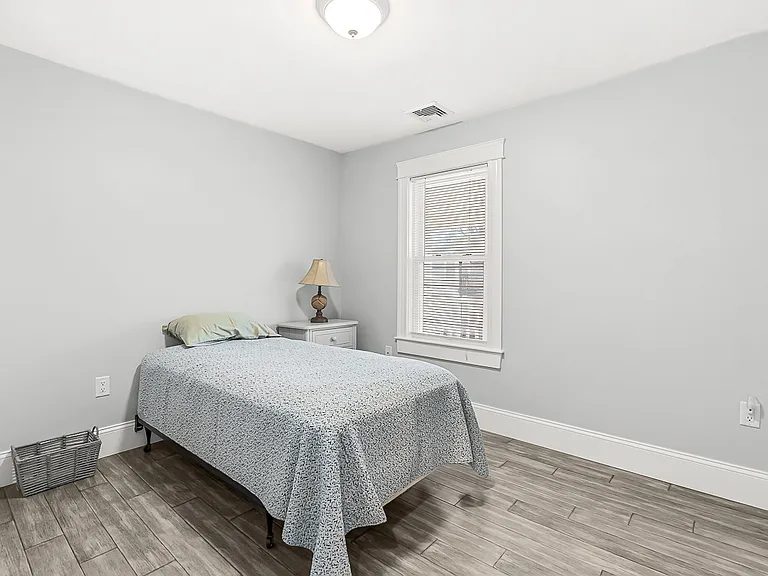 72 Windsor Rd #2 — Photo 9