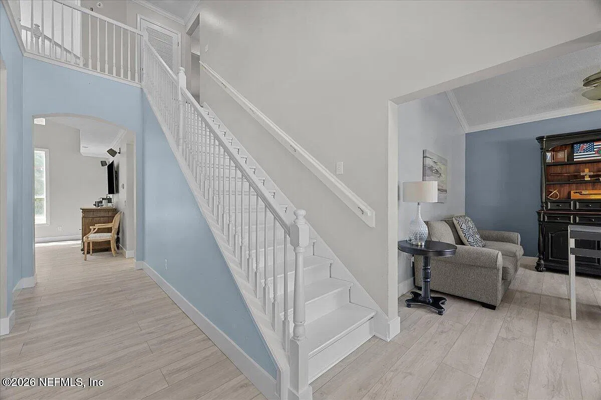 5 bed, 3.5 bath, 3119 sqft, $4,350 — Photo 2