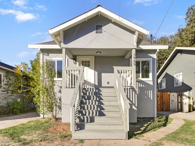 3989 Broadway, Sacramento, CA, 95817