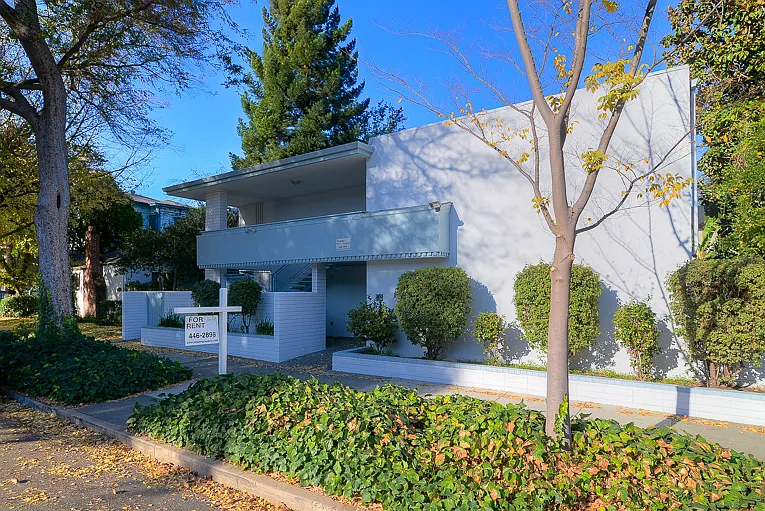 1823 H Street — Photo 1