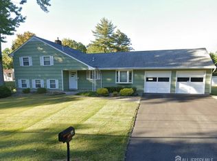 34 Nottingham Rd, Edison, NJ 08820