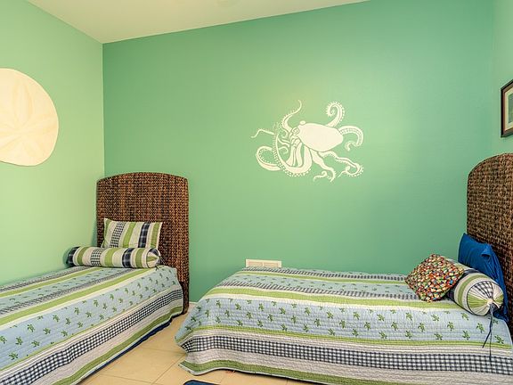 5th image of 301 E Houston St #1304