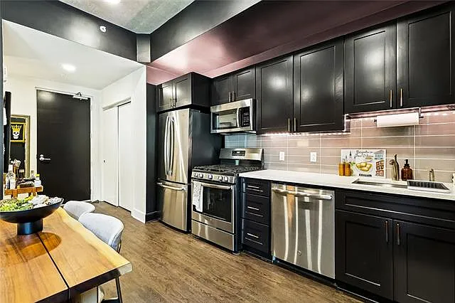 900 Bartholomew St #103 — Photo 5