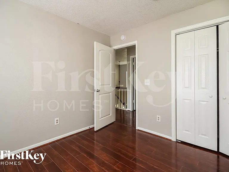 4004 Ashwood Dr — Photo 13