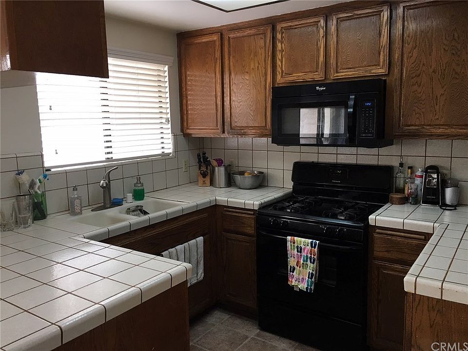 2nd image of 2514 Mathews Ave Unit 3