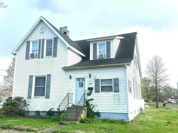 547 W 2nd St, Centralia, IL 62801