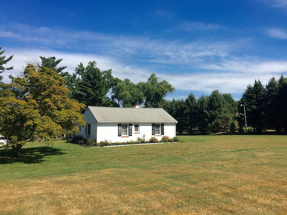 2nd image of 119 Heatherly Ln