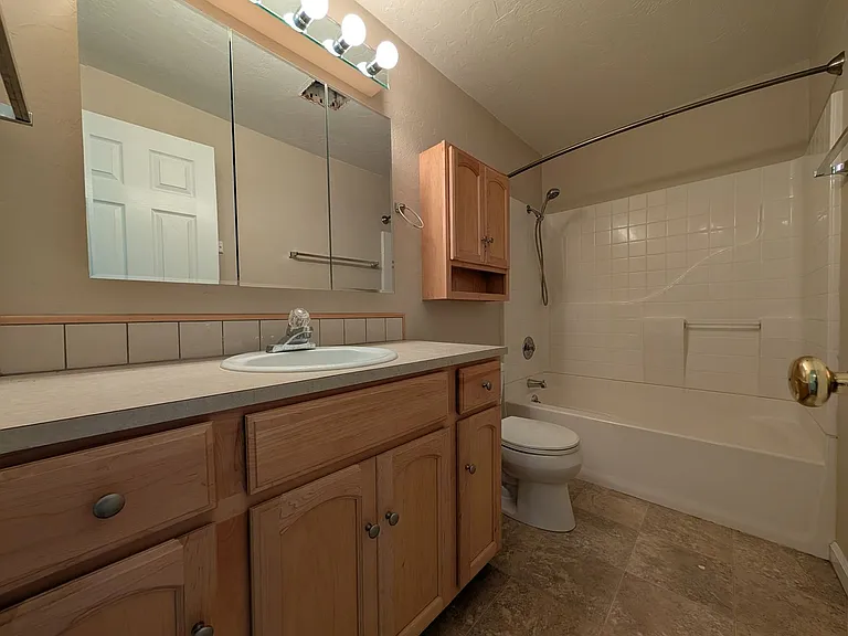 1528 Fetters Loop — Photo 13