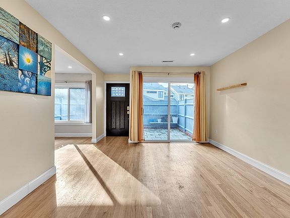 2nd image of 9 Rosewood Dr #9