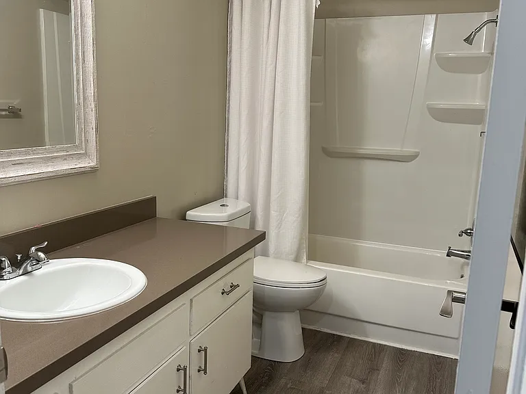 MADISON APARTMENT — Photo 16