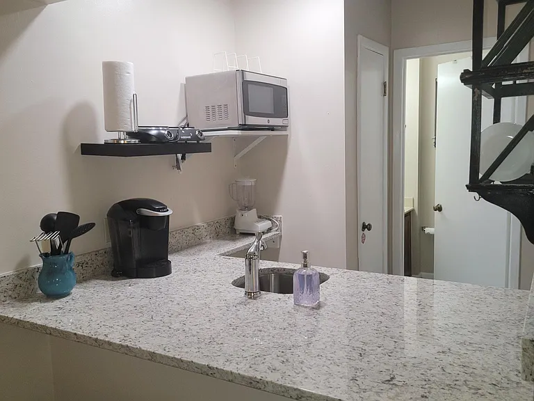 300 Yacht Club Dr #17A — Photo 2
