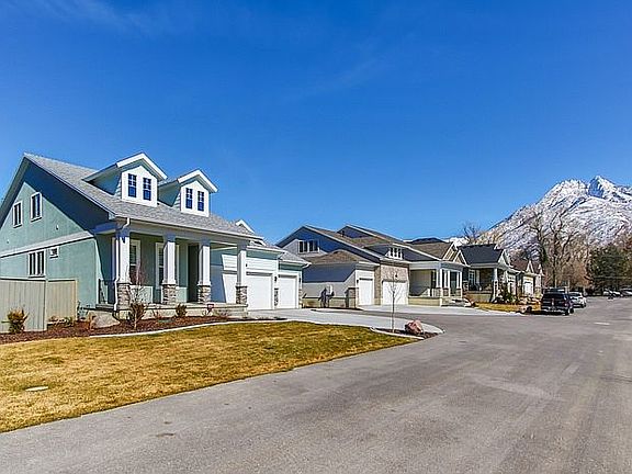 5th image of 1943 E Highland Place Ln