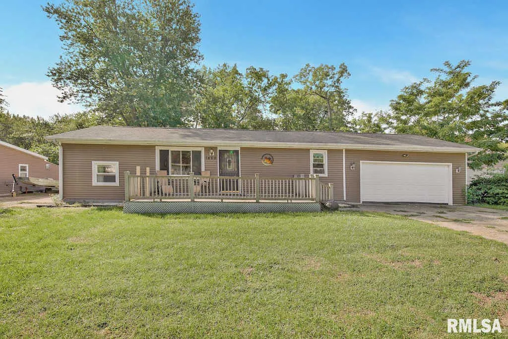 1420 E Beach St photo 1