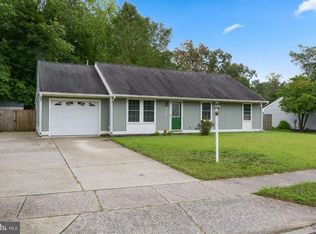 574 Greenbriar Dr, Williamstown, NJ 08094