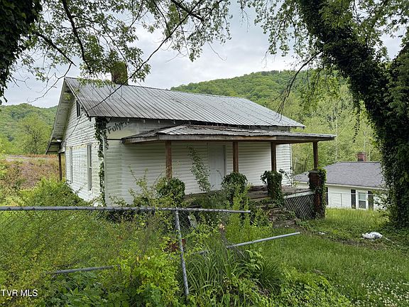 2nd image of 105 Highland Ave