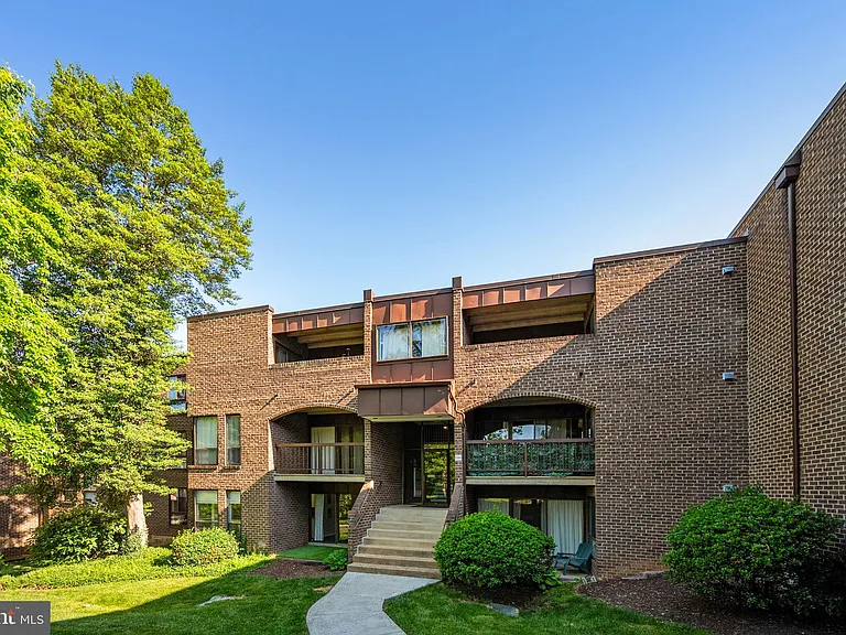 11240 Chestnut Grove Sq #157 — Photo 47