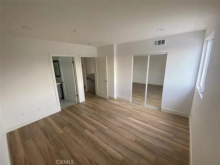 2151 S West View St — Photo 15
