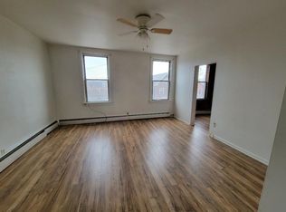 860 Railroad St #2R, Mc Kees Rocks, PA 15136