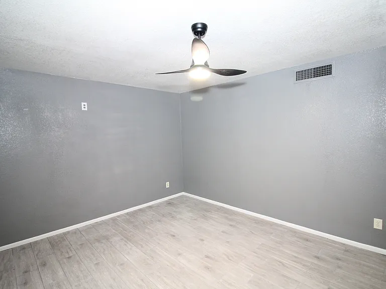 505 N Laveen Dr — Photo 16