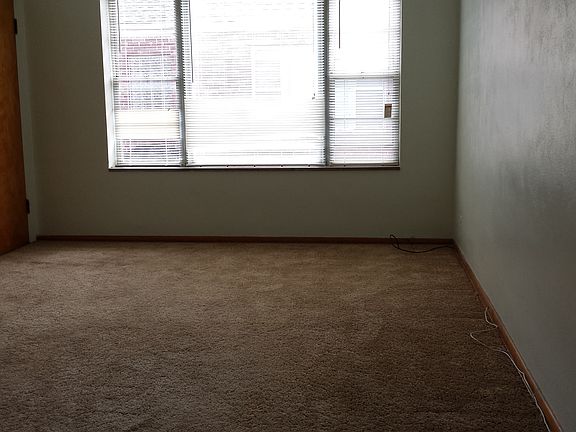 5th image of 3908 Jamieson Ave APT 2W