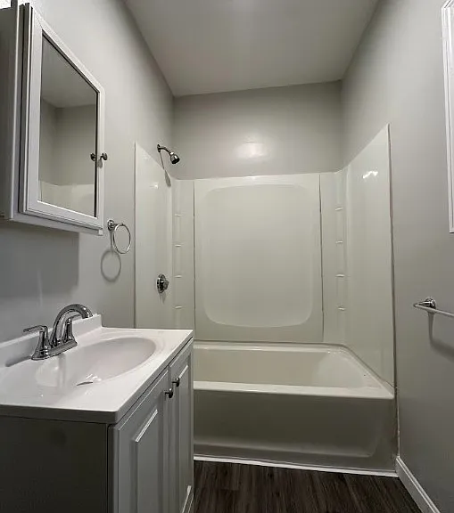 397-407 William St Fall River, MA Cozy 2 Bedroom Steps From Battleship Cove & the Updated Waterfront — Photo 19