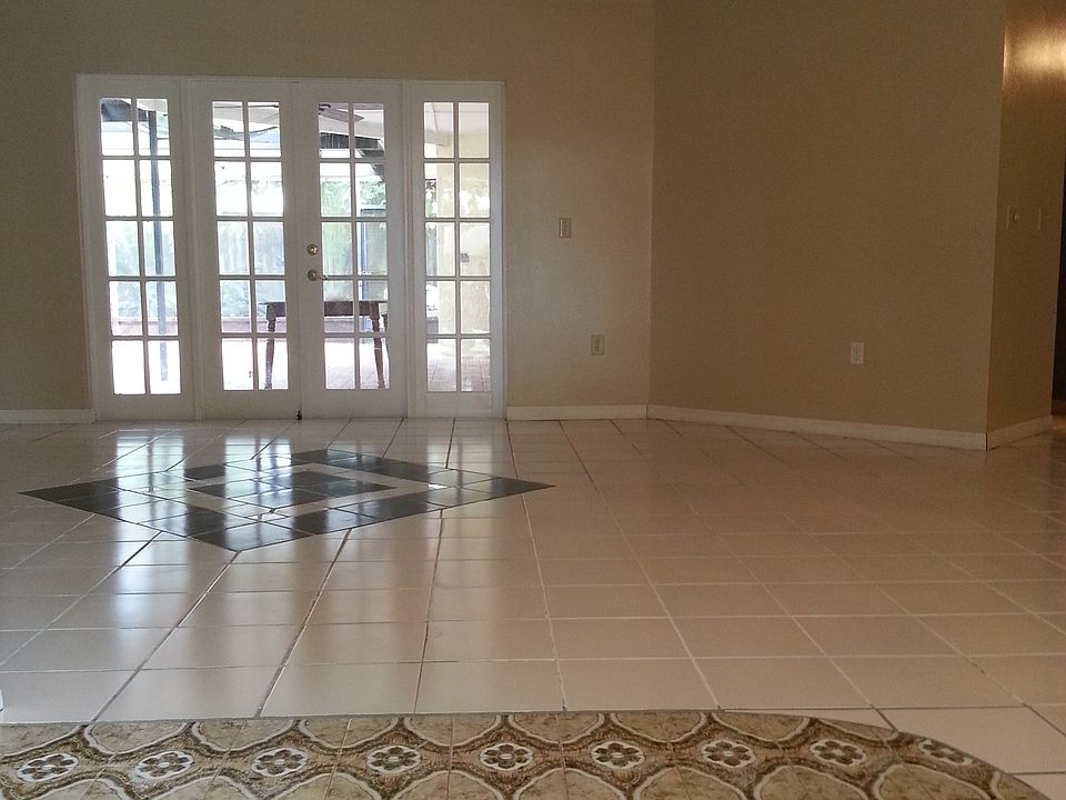 1st image of 16200 Surrey Dr