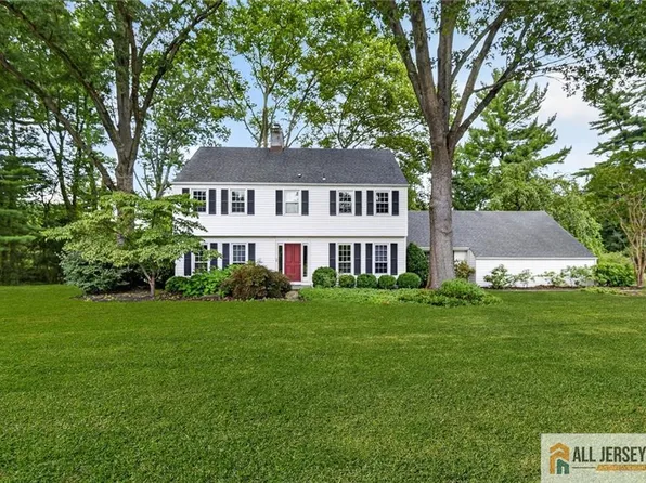 9 Wynnewood Dr, Cranbury, NJ 08512
