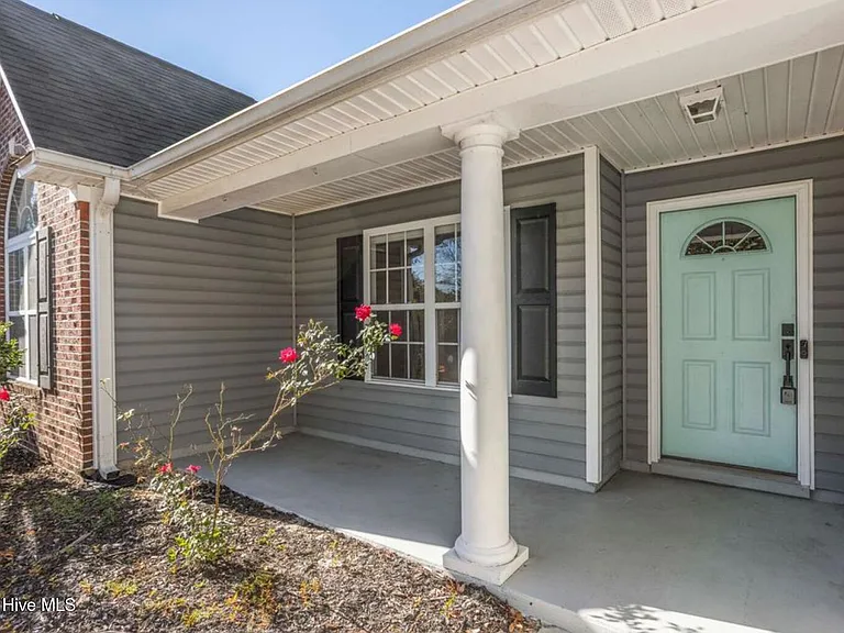 8637 Plantation Landing Dr — Photo 2